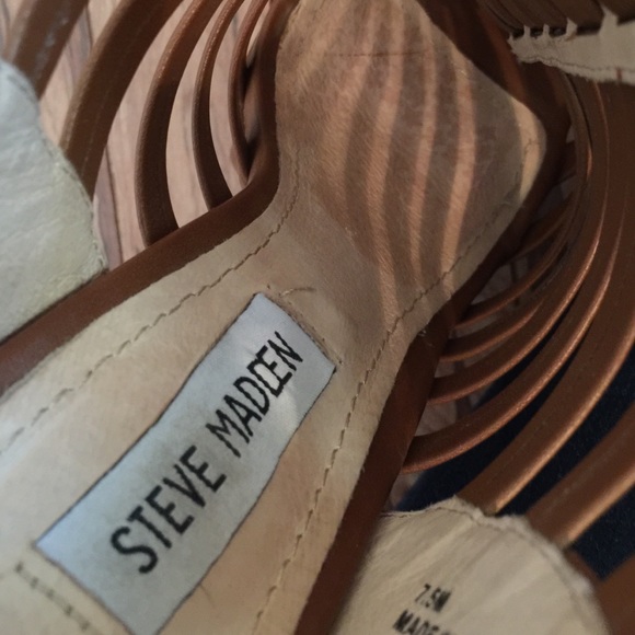 🍁 TRENDY STEVE MADDEN CAGED CHUNKY WEDGE HEELS 🍁 - Picture 4 of 4